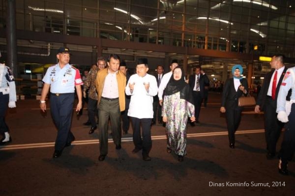 Gubsu Sambut JK di Bandara Kualanamu